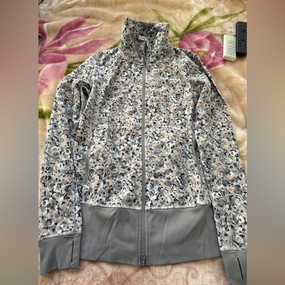 lululemon athletica Other - Lululemon multi colored Grey Zip Up Sweatshirt Size 12